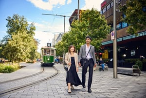 551328-colleagues-strolling-in-the-central-city-web-1920px-jpg